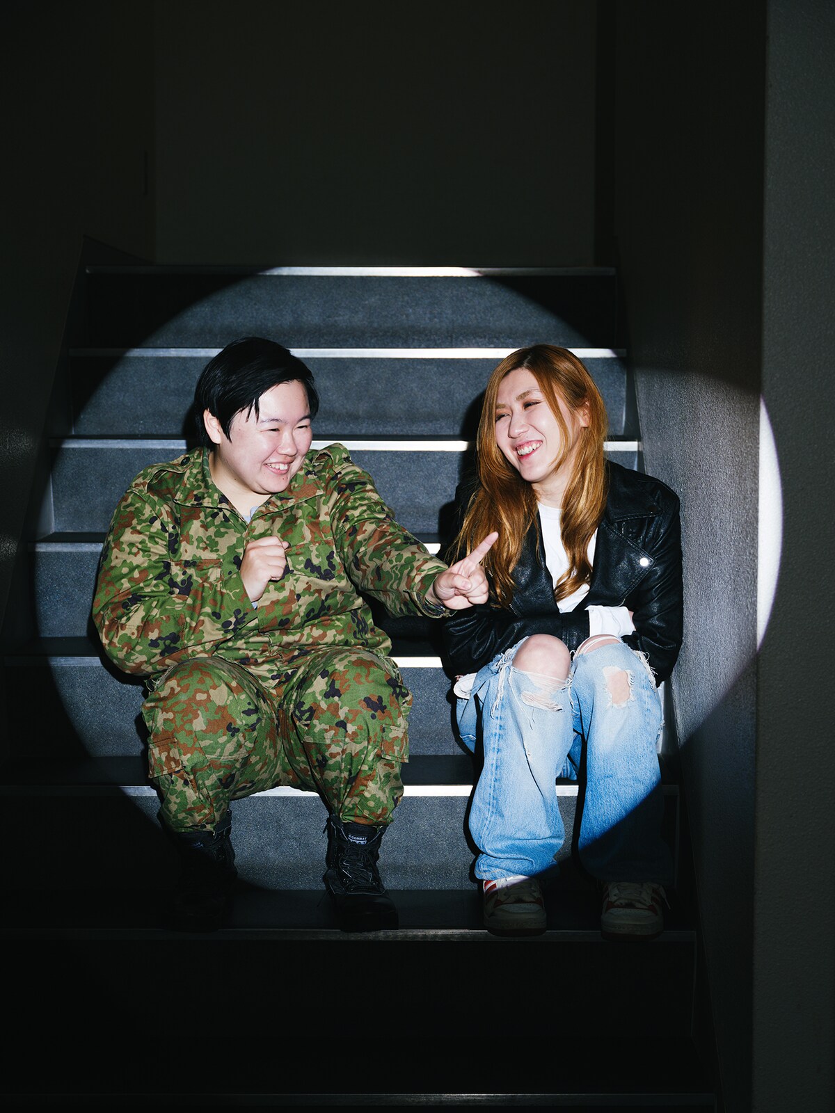 左からやす子、薄幸。