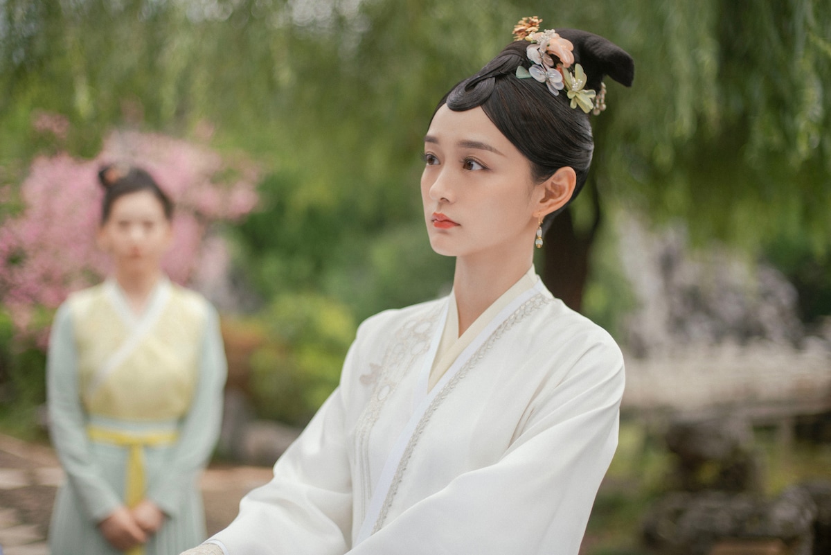 中国ドラマ「恋心が芽吹く頃～Blooming Days～」より、ハー・ホンシャン演じる駱青蓮。