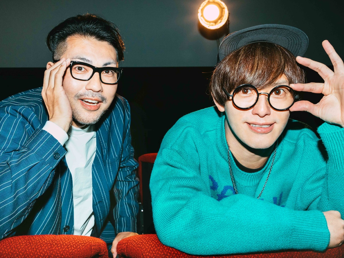 左から耶雲哉治、田邊駿一（BLUE ENCOUNT）。