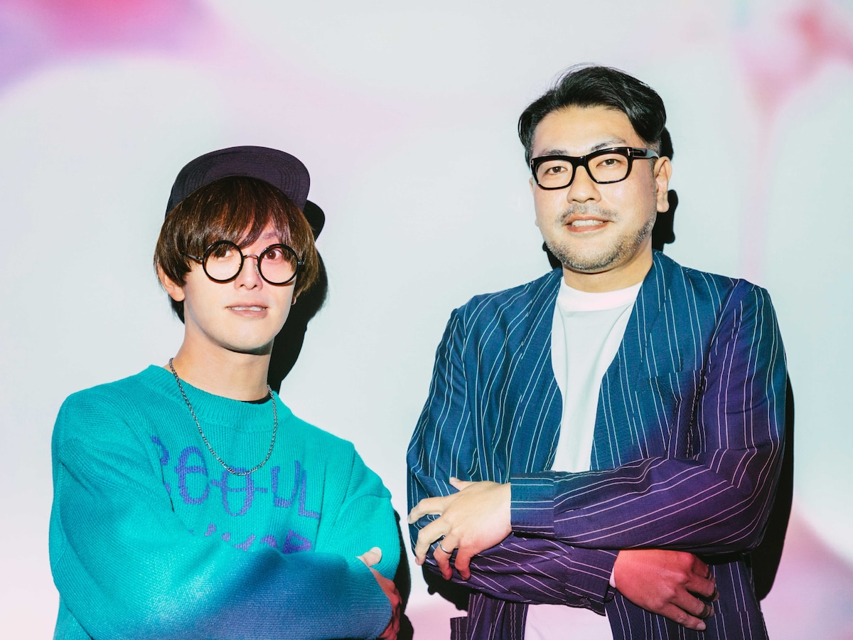 左から田邊駿一（BLUE ENCOUNT）、耶雲哉治。