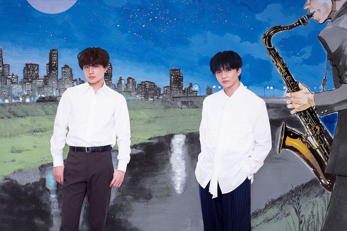 左から白濱亜嵐、佐藤大樹。