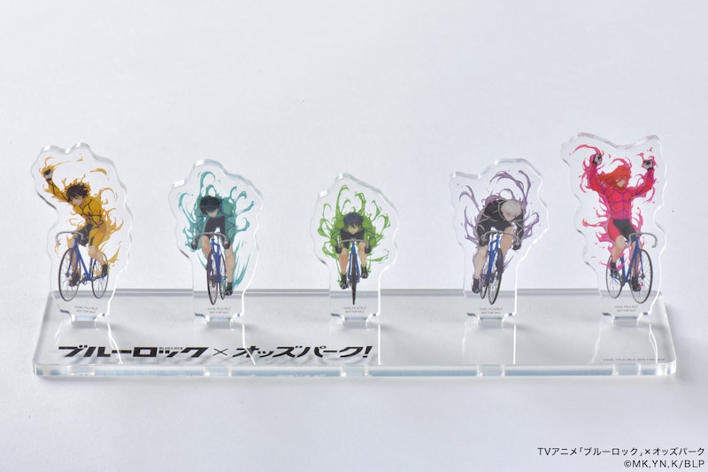 抽選で500人にプレゼントされる「【ブルーロック】コラボ アクリルジオラマ（全1種）」。