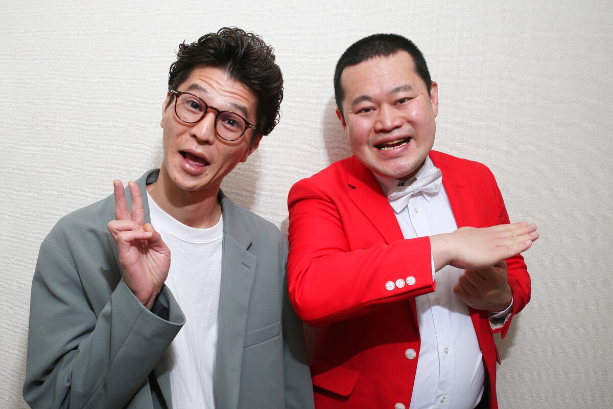 左から芝大輔、ともしげ。