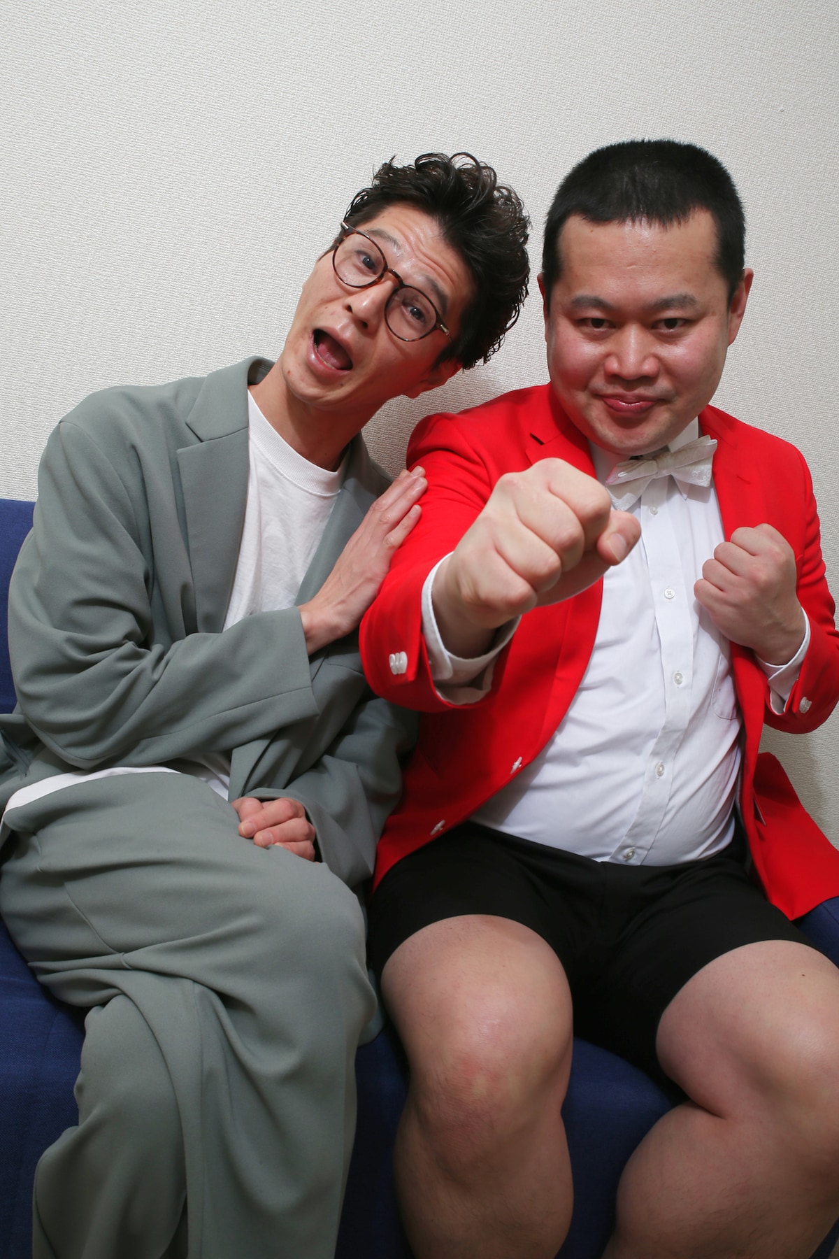 左から芝大輔、ともしげ。