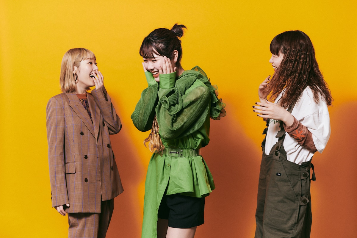 左からおかもとえみ（フレンズ）、眉村ちあき、やすだちひろ（POLY、Klang Ruler）。