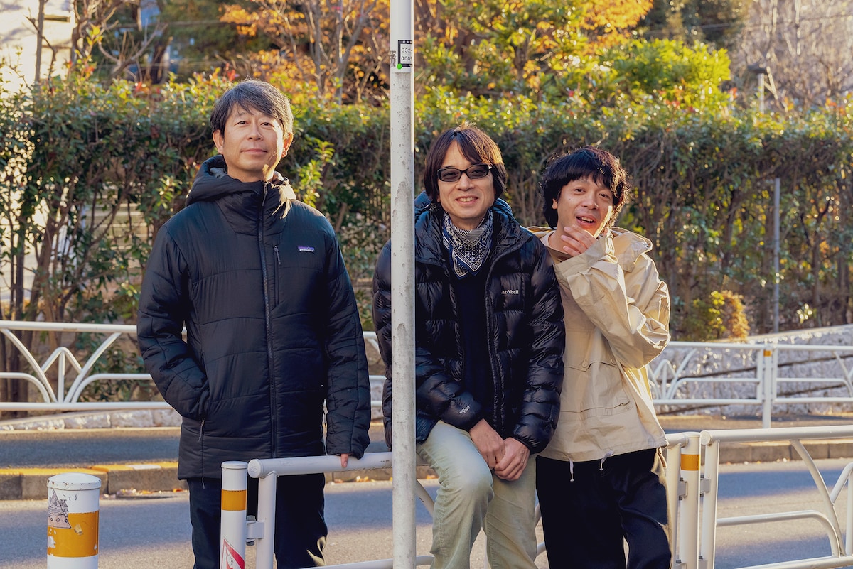 左から桜井秀俊、YO-KING、峯田和伸。