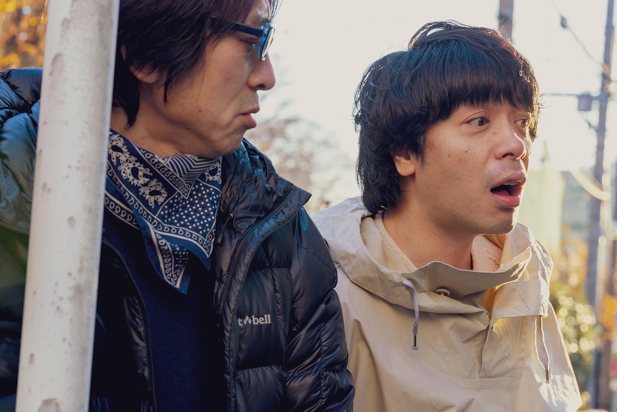 左からYO-KING、峯田和伸。