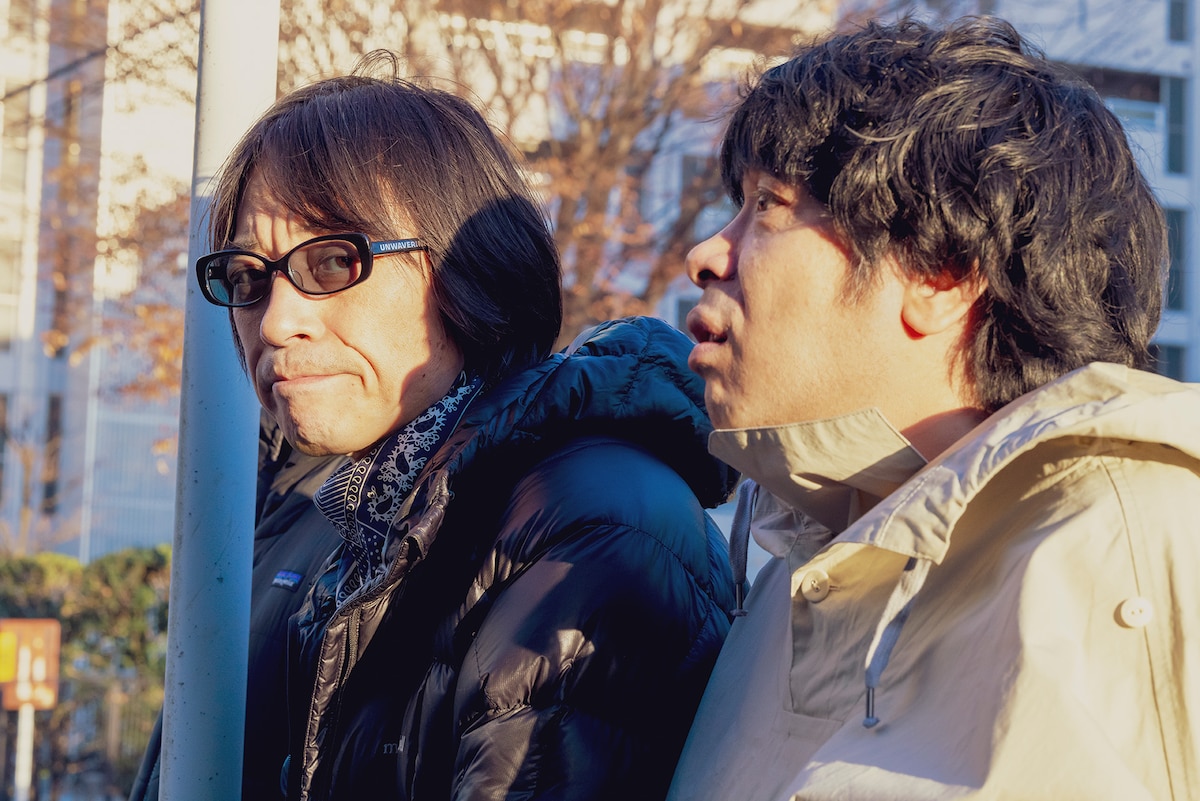 左からYO-KING、峯田和伸。