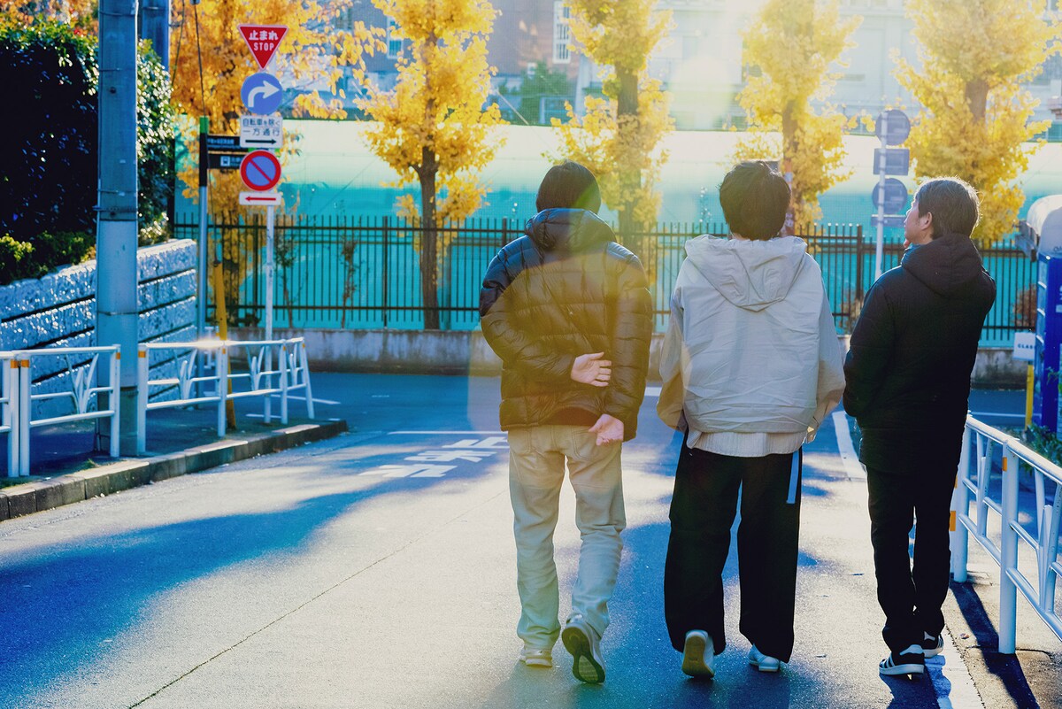 左からYO-KING、峯田和伸、桜井秀俊。