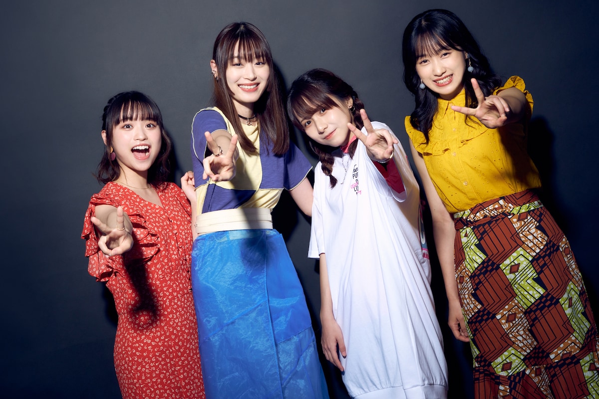 左から大森未来衣、小山内花凜、守乃まも、大竹美希。