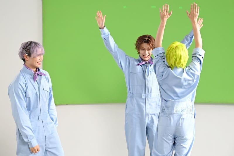 ダンスチームのSHOW、FUMINORI、FUMIYA。