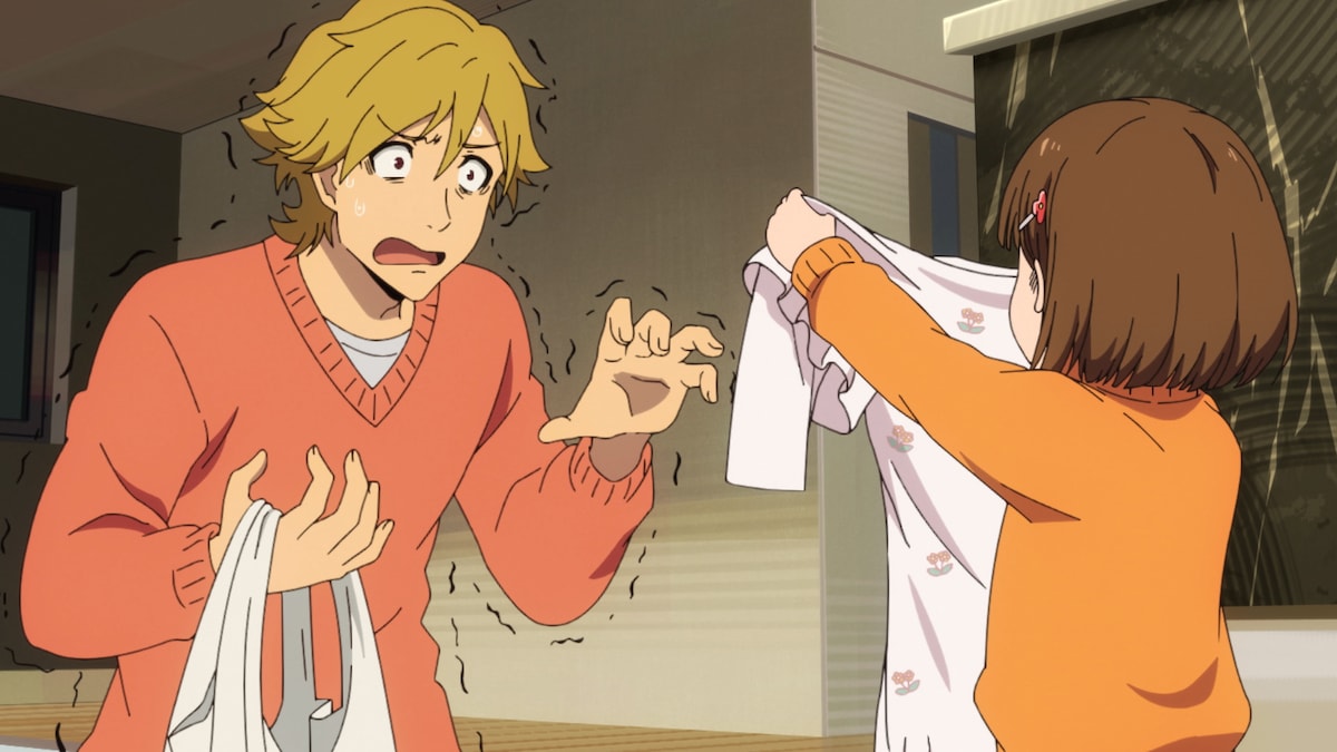 TVアニメ「Buddy Daddies」より、ミリの入園作業に追われる一騎たち。