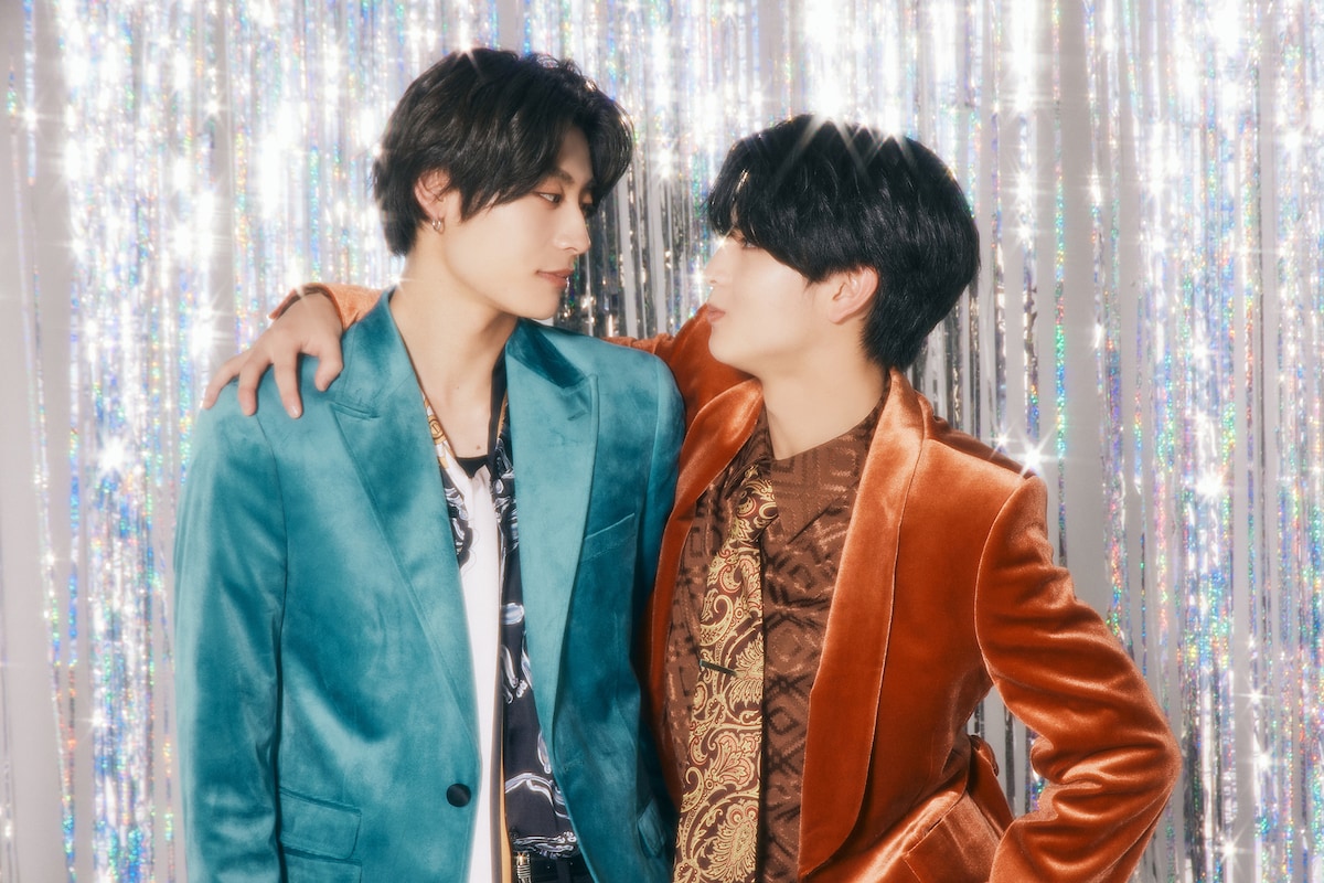 お互いの顔を見つめるアロハとハル。