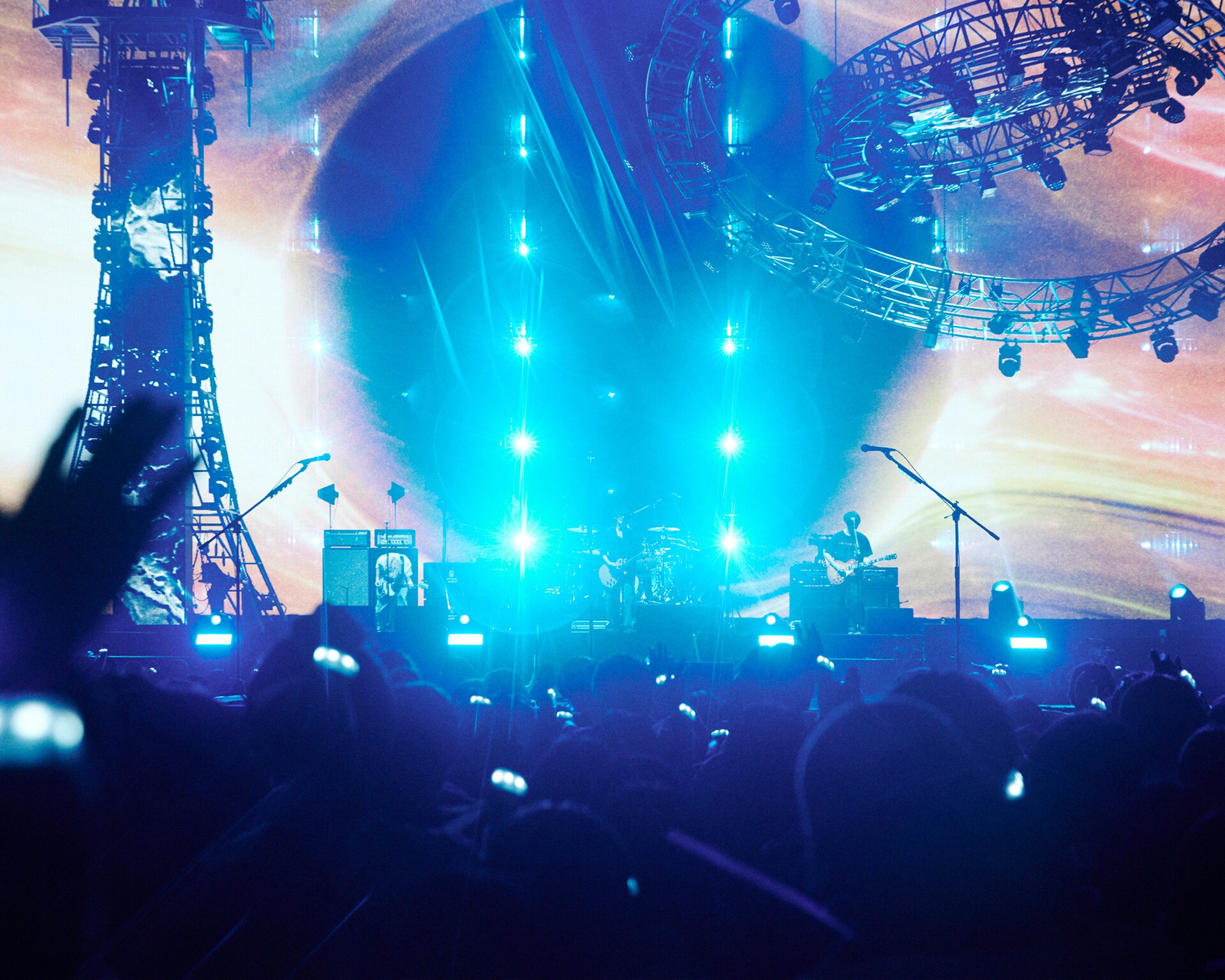 BUMP OF CHICKEN｜メンバーとクリエイターが振り返る、互いの理解と