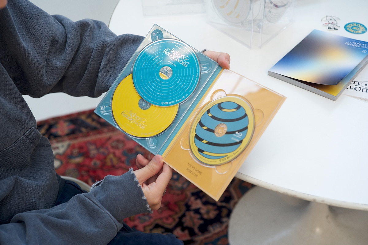 「BUMP OF CHICKEN TOUR 2024 Sphery Rendezvous at TOKYO DOME」TOY'S STORE限定盤の盤面。（撮影：太田好治）