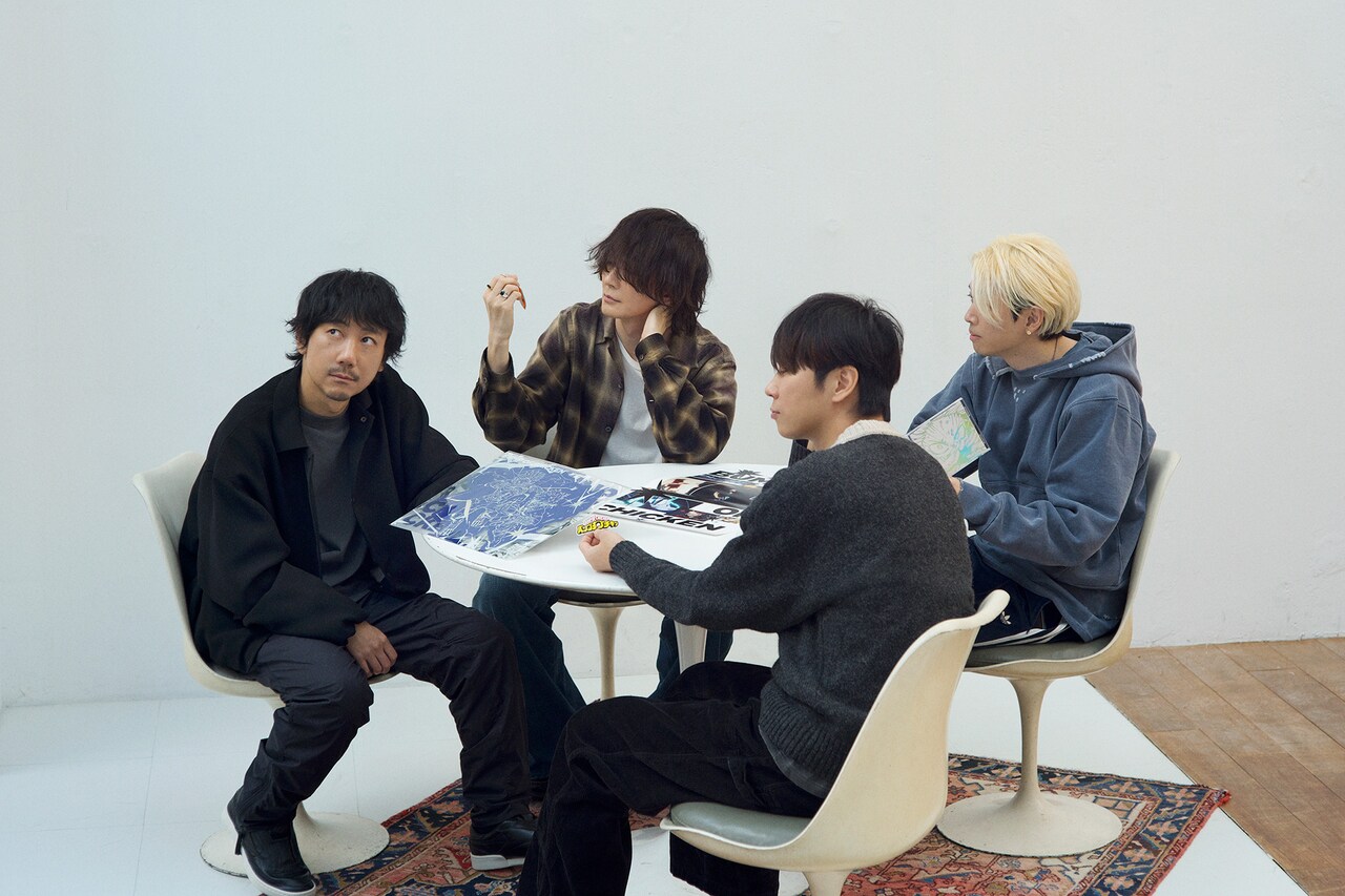 BUMP OF CHICKENメンバーとクリエイターが語り合うパッケージ作品論