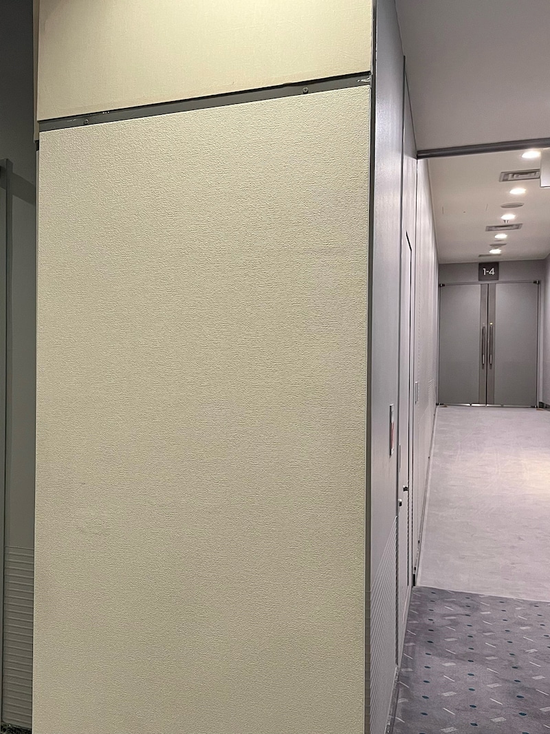 1-4扉への通路。