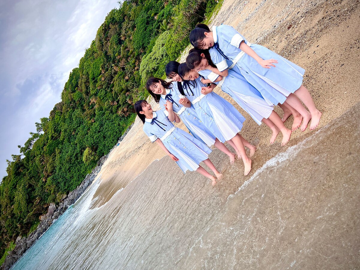 「虹ノ湊」ミュージックビデオのオフショット。