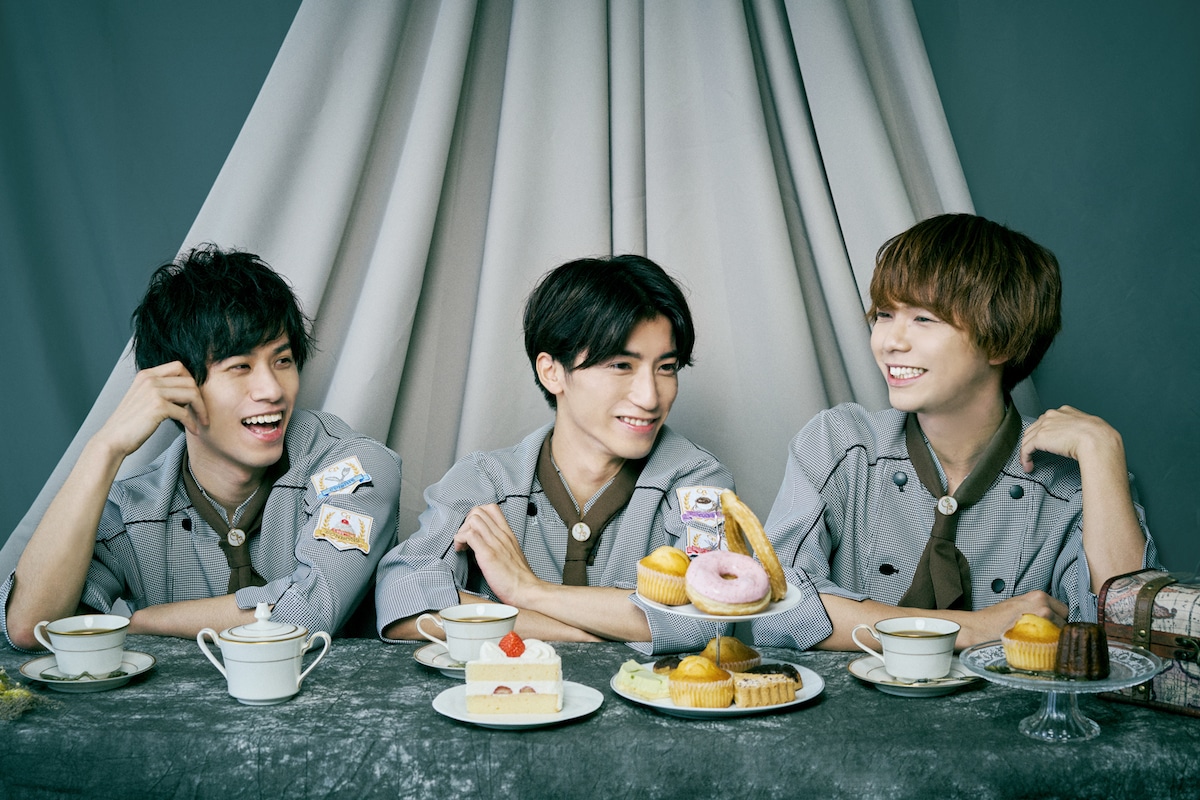 左から安孫子宏輔、奥谷知弘、福留瞬。