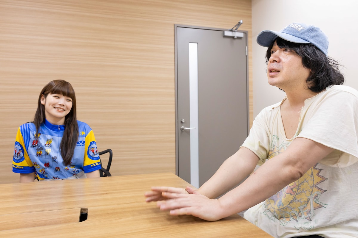 左からセントチヒロ・チッチ、峯田和伸。