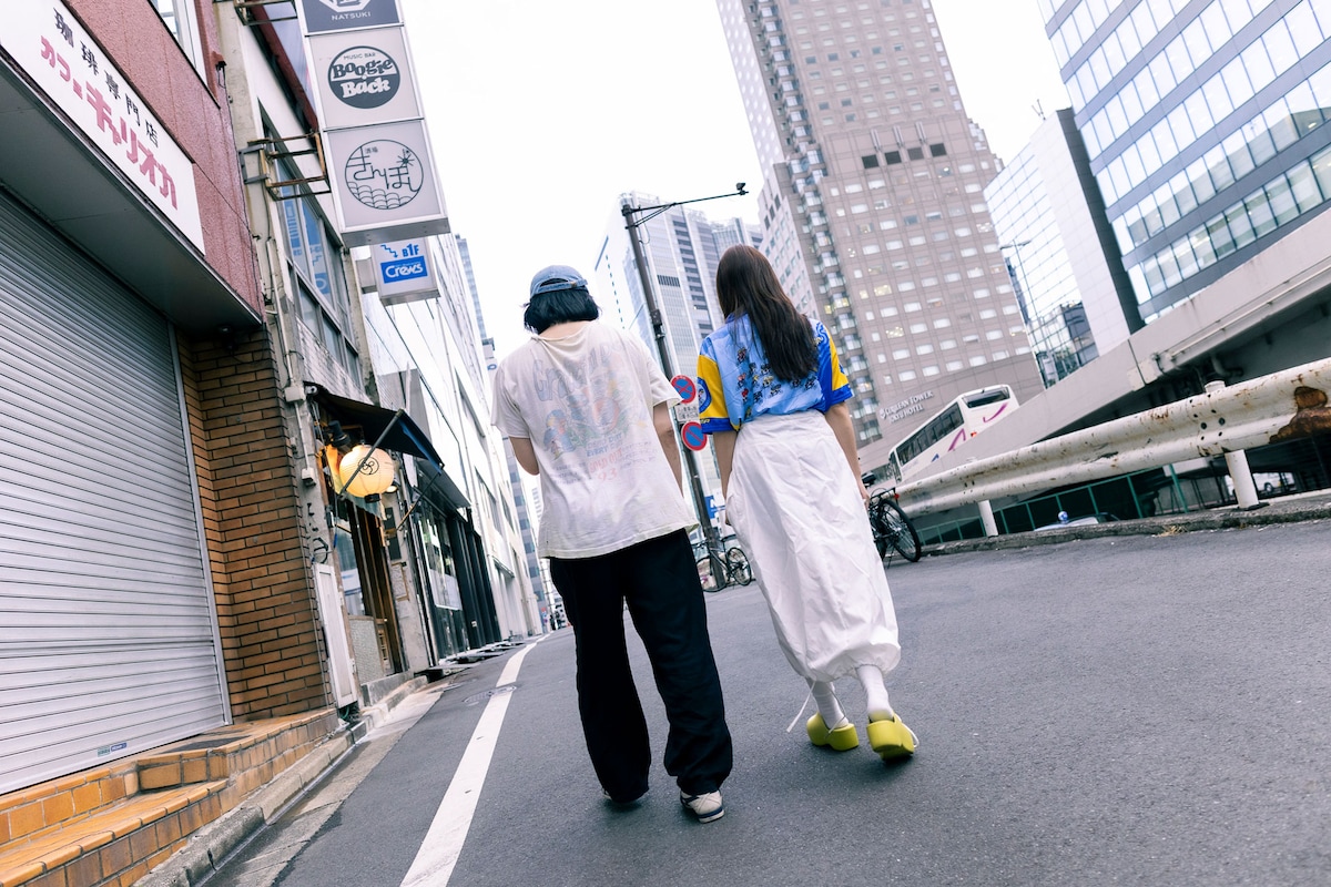 左から峯田和伸、セントチヒロ・チッチ。