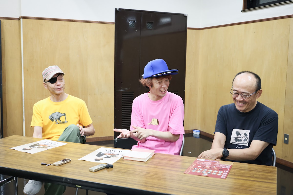 左から伊藤キム、スズキ拓朗、佐藤誓。