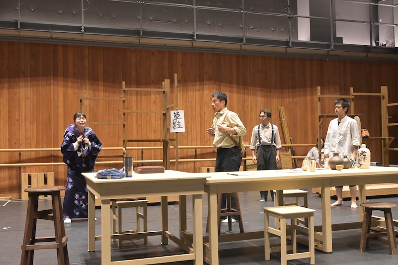 「地を渡る舟」稽古より、アチック・ミューゼアムの面々。