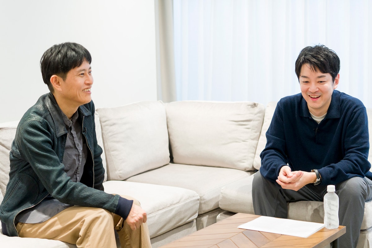 左から畑健二郎、水口瑛介。