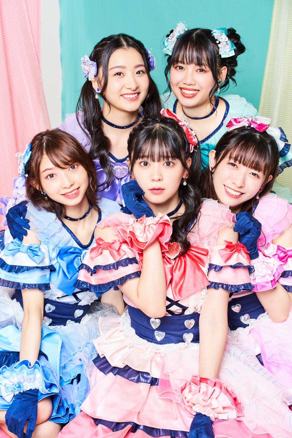 左上から時計回りに杏ジュリア、吉川ひより、小泉遥香、坂井仁香、辻野かなみ。