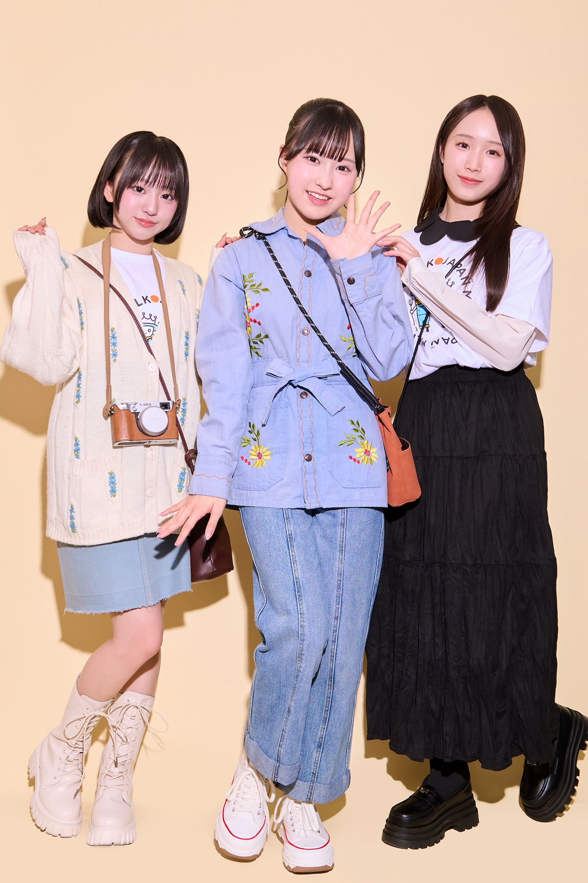 左から涼海すう、東山恵里沙、葉月紗蘭。