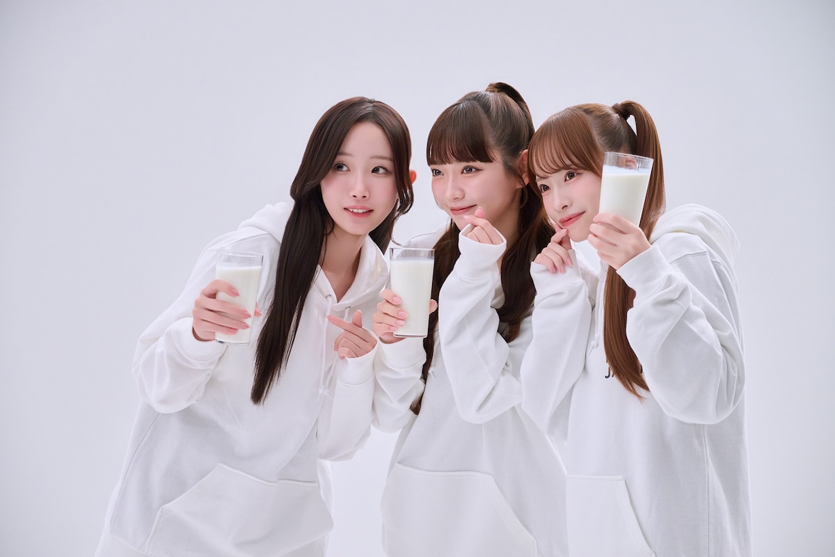 左から葉月紗蘭、籾山ひめり、日向端ひな。