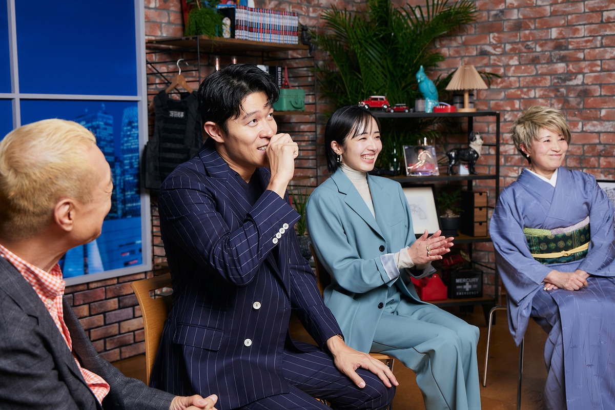 左から神谷明、鈴木亮平、森田望智、伊倉一恵。