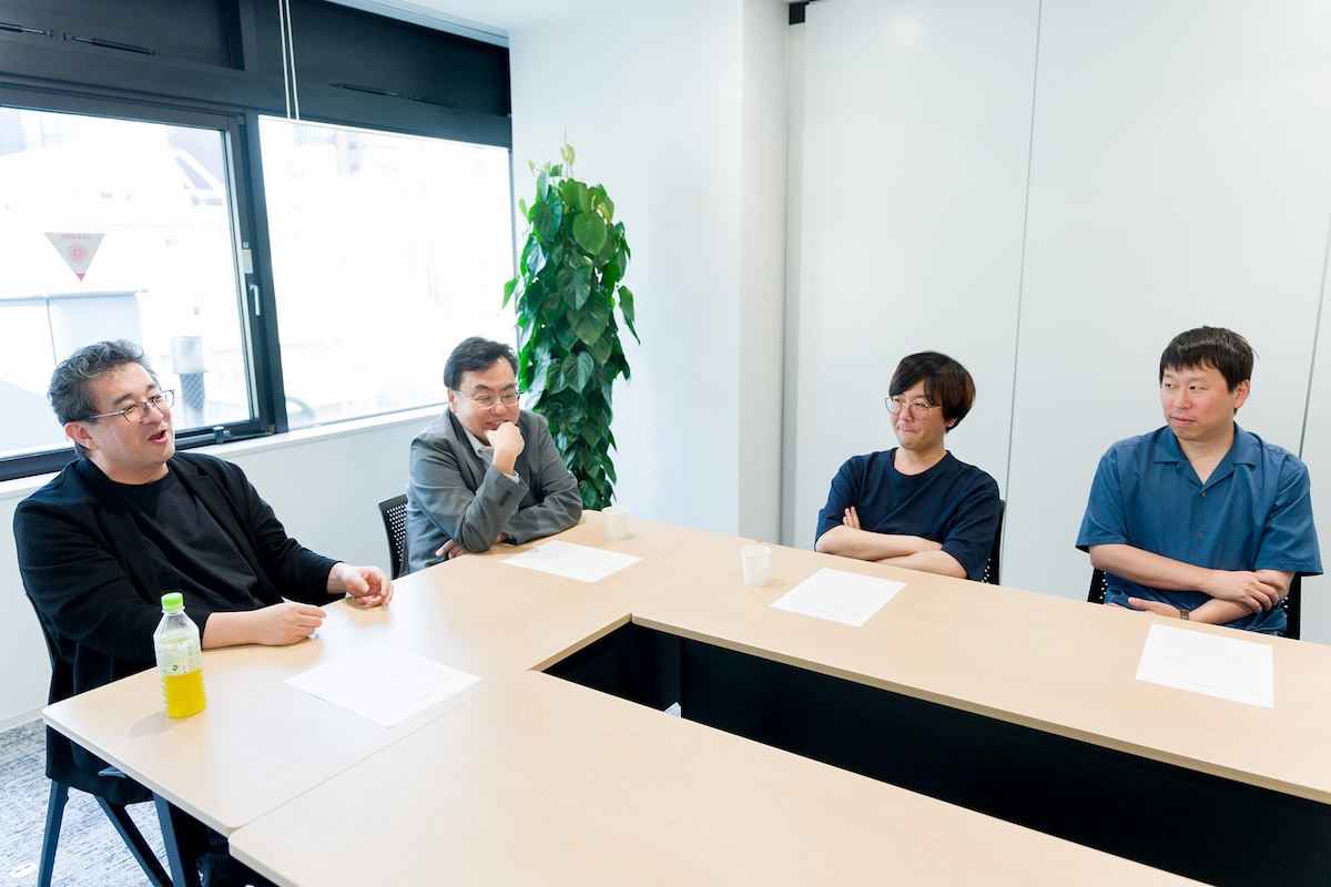 左から友田亮、中澤章一、永島隆行、荻島真之。