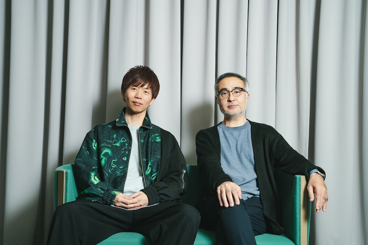 左から杉原邦生、松尾スズキ。