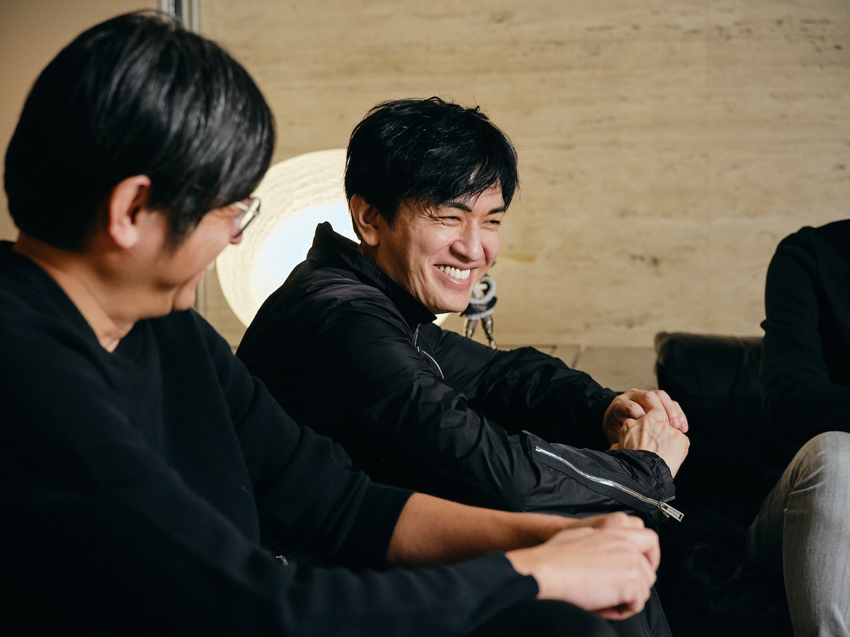 手前から吉村広、椎名豪。