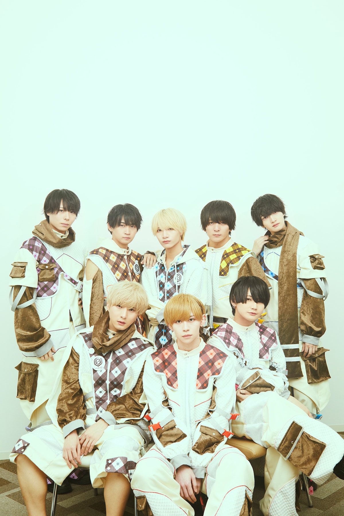 Code:ZERO。左上から時計回りにるか、たつや、せな、てんま、そうた、琥太郎、いめ、poy。