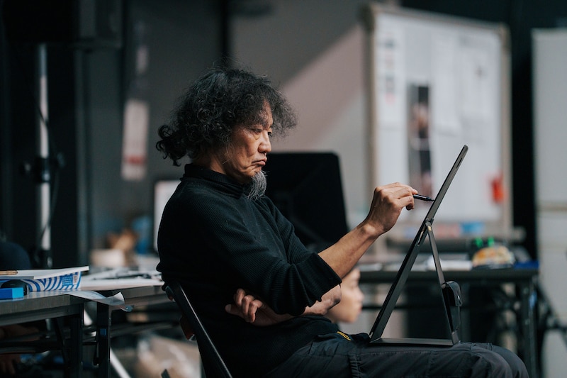 島崎麻美のワーク中の近藤良平。