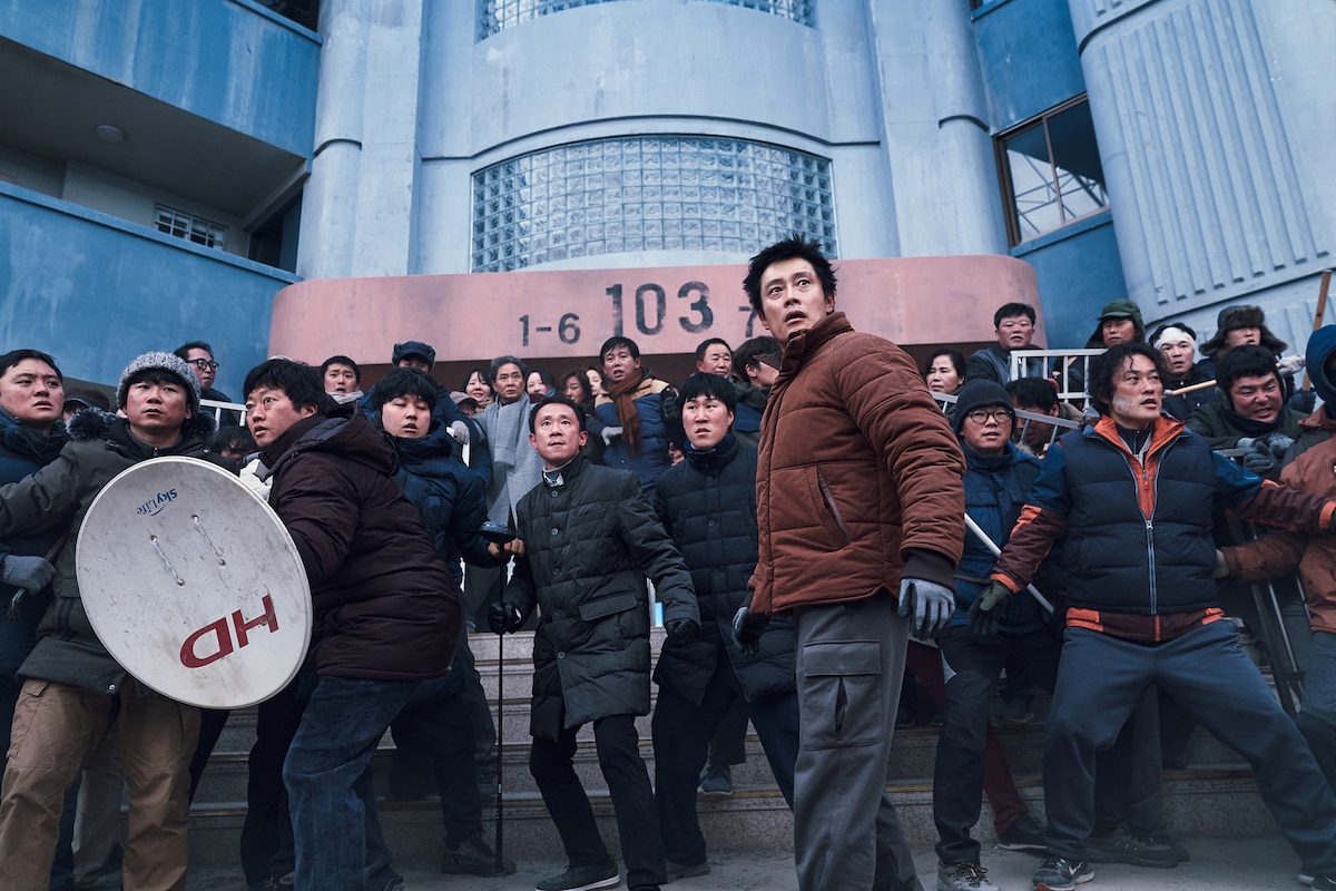 韓国映画「コンクリート・ユートピア」場面写真