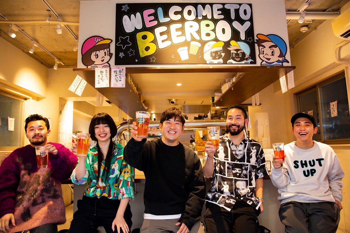 左から櫻木大悟（D.A.N.）、ぷにぷに電機、田中徹（CRAFTROCK BREWING、THE LOCAL PINTS）、MAKOTO（THE LOCAL PINTS）、
横山優也（KOTORI）。