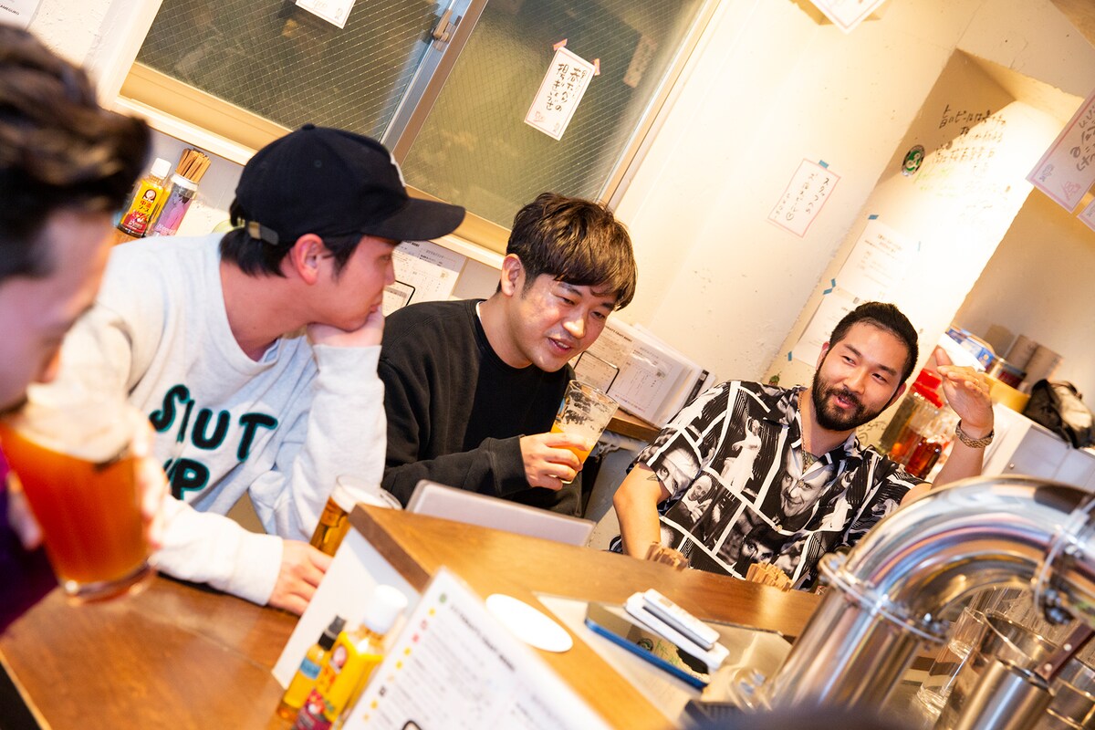 左から横山優也（KOTORI）、田中徹（CRAFTROCK BREWING、THE LOCAL PINTS）、MAKOTO（THE LOCAL PINTS）。