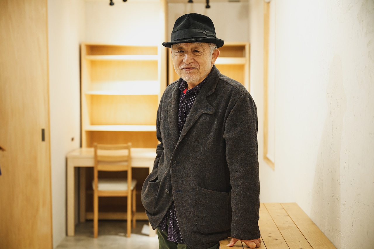 スタジャンやボブルヘッドなど「とんねるず THE LIVE」グッズいろいろ