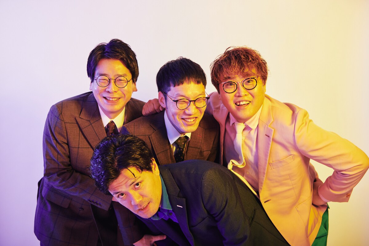 男性ブランコとマユリカ。