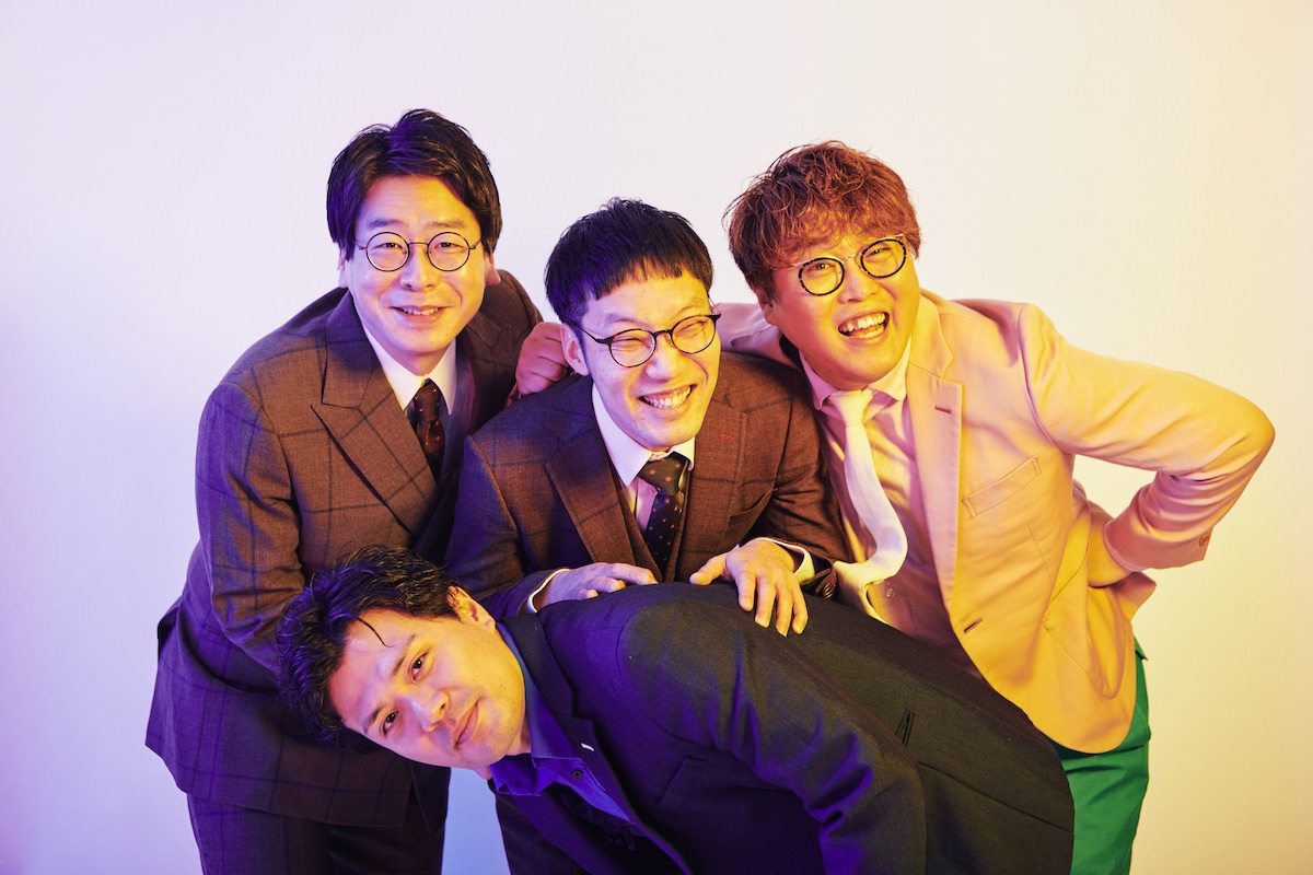 男性ブランコとマユリカ。