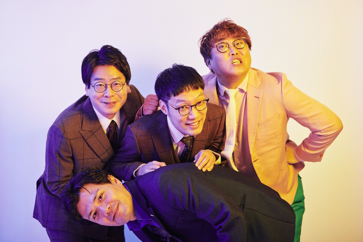 男性ブランコとマユリカ。