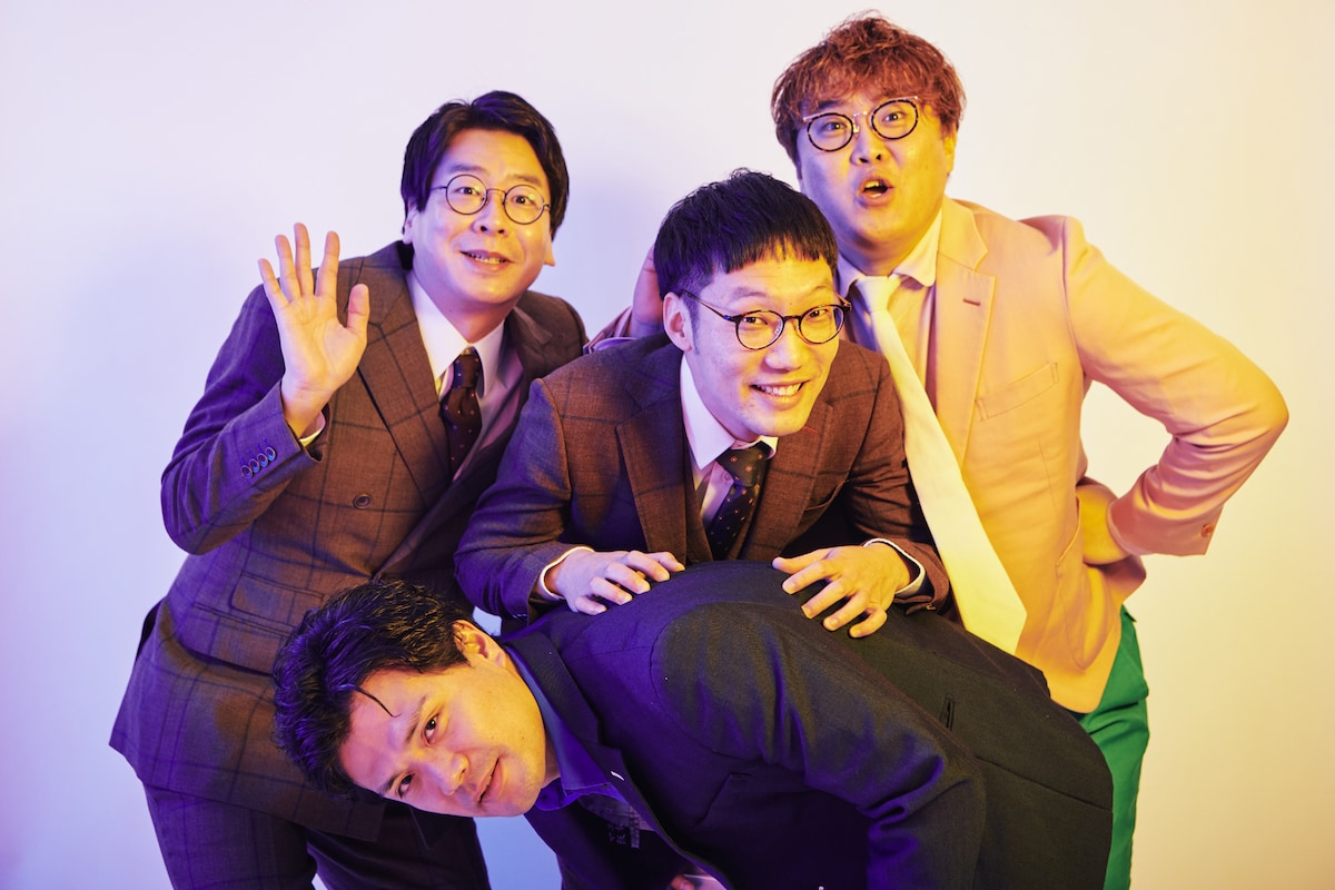 男性ブランコとマユリカ。