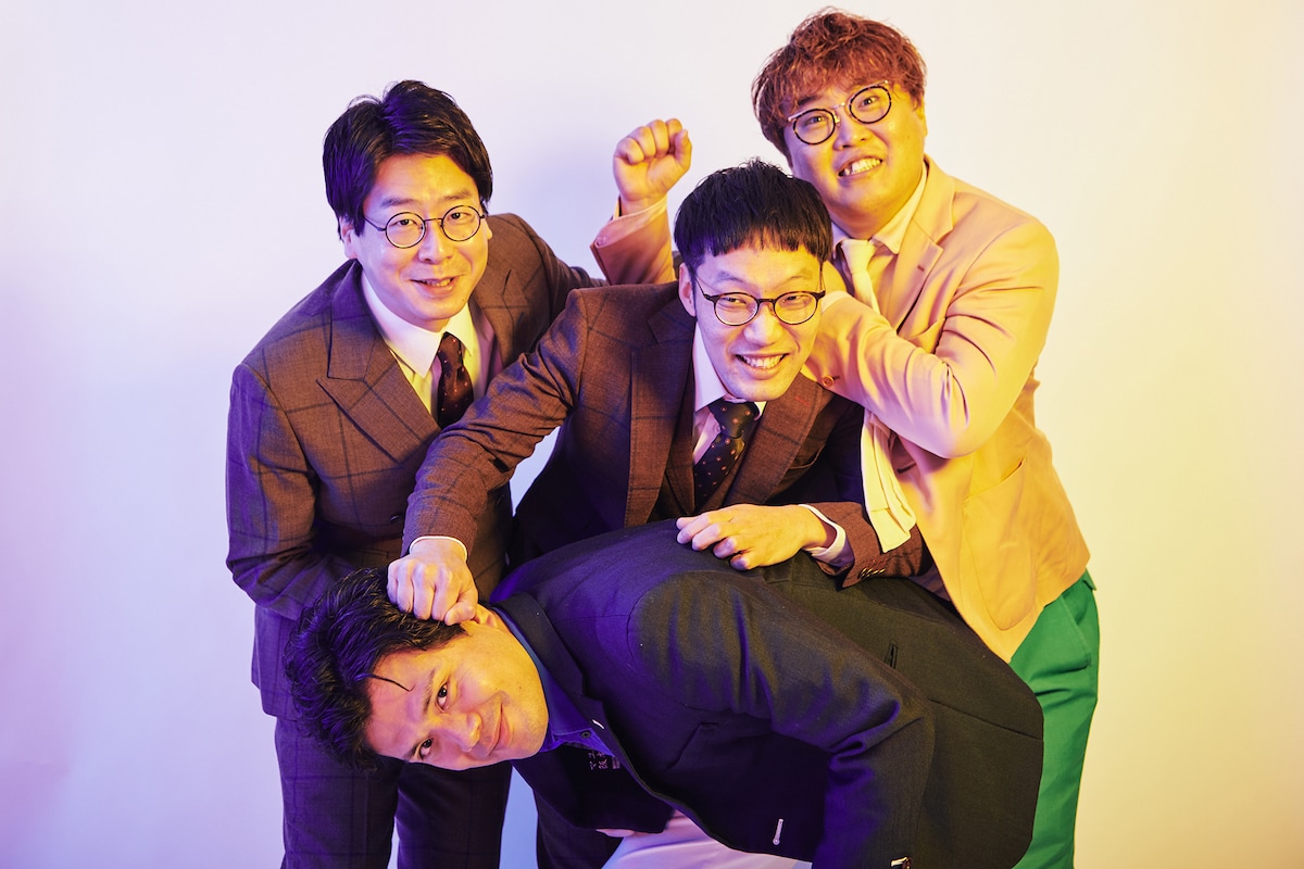 男性ブランコとマユリカ。