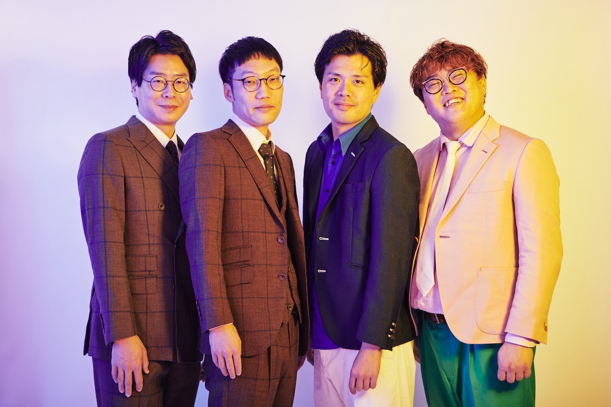 男性ブランコとマユリカ。