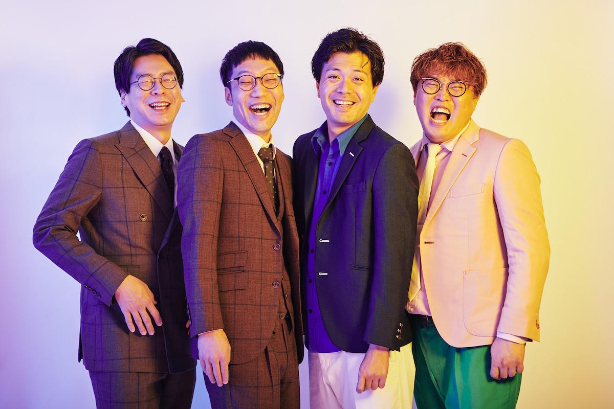 男性ブランコとマユリカ。