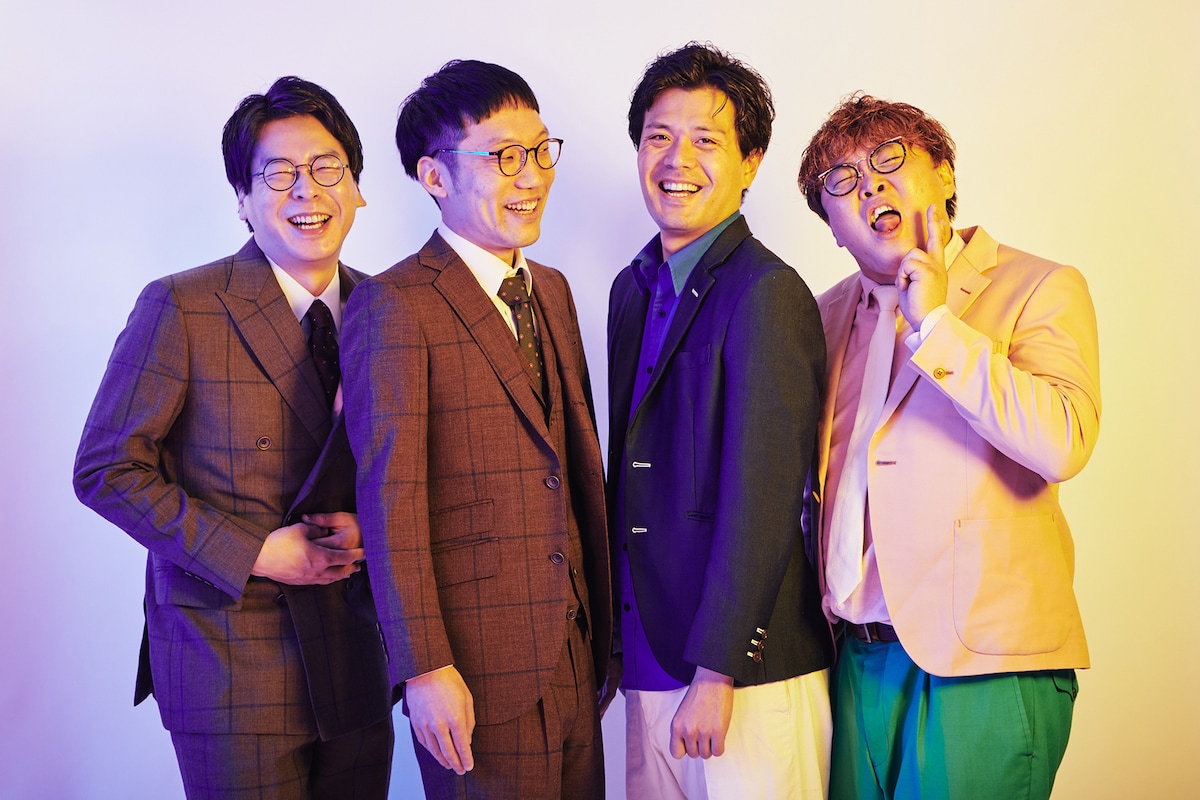 男性ブランコとマユリカ。