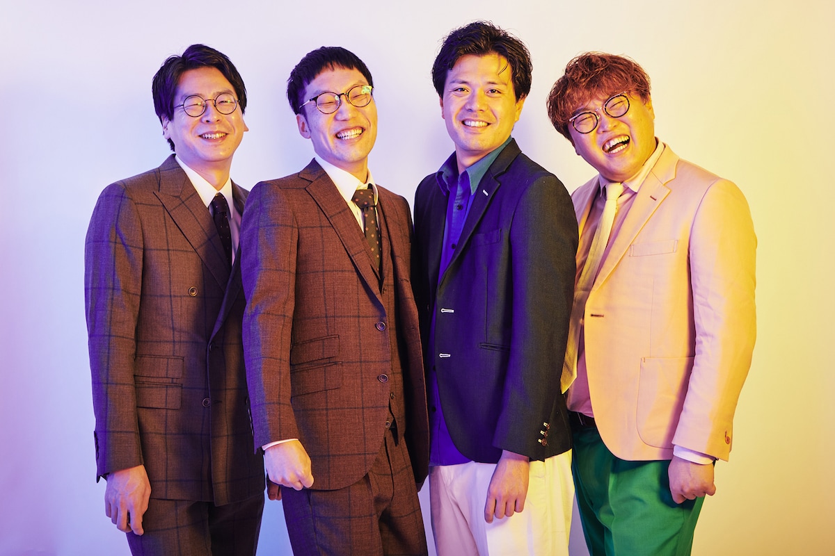 男性ブランコとマユリカ。